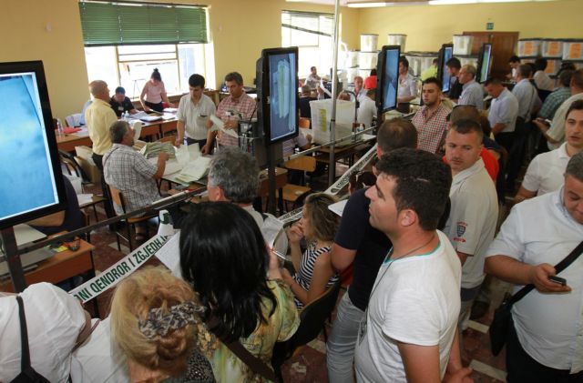 Προηγείται ο Έντι Ράμα στις αλβανικές εκλογές, συνεχίζεται η καταμέτρηση